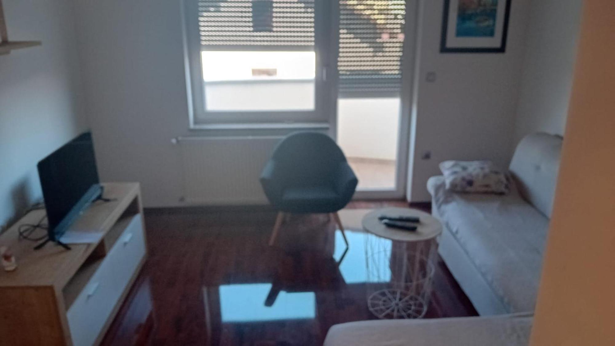 Apartman De เวลิคาโกริตซา ภายนอก รูปภาพ